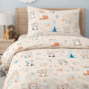 Το σετ περιλαμβάνει δύο σεντόνια διάστασης 170x260cm και μία μαξιλαροθήκη 52x72cm Σετ τριών τεμαχίων παιδικά σεντόνια με χαρούμενες αποχρώσεις και σχέδια με όμορφες παραστάσεις, που θα αναδείξουν το παιδικό δωμάτιο και θα δώσουν χαρά σε όλους τους μικρούς μας φίλους.