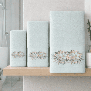 Πετσέτες (Σετ 3 τεμ.) βάρους 500gsm. Το σετ περιλαμβάνει μια πετσέτα Μπάνιου, Προσώπου και μια πετσέτα Χεριών.