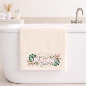 Η πετσέτα Μπάνιου Αstron Italy με διαστάσεις 70×140 εκατοστά είναι ένα προϊόν υψηλής ποιότητας. Κατασκευασμένη από 100% βαμβάκι πεννιε βάρους 500gr/m2.