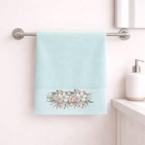 Η πετσέτα προσώπου Αstron Italy με διαστάσεις 50×90 εκατοστά είναι ένα προϊόν υψηλής ποιότητας. Κατασκευασμένη από 100% βαμβάκι πεννιε βάρους 500gr/m2