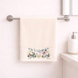 Η πετσέτα προσώπου Αstron Italy με διαστάσεις 50×90 εκατοστά είναι ένα προϊόν υψηλής ποιότητας. Κατασκευασμένη από 100% βαμβάκι πεννιε βάρους 500gr/m2