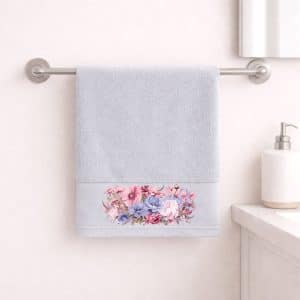 Η πετσέτα προσώπου Αstron Italy με διαστάσεις 50×90 εκατοστά είναι ένα προϊόν υψηλής ποιότητας. Κατασκευασμένη από 100% βαμβάκι πεννιε βάρους 500gr/m2